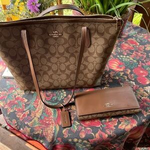 Coach Purse/Wallet
